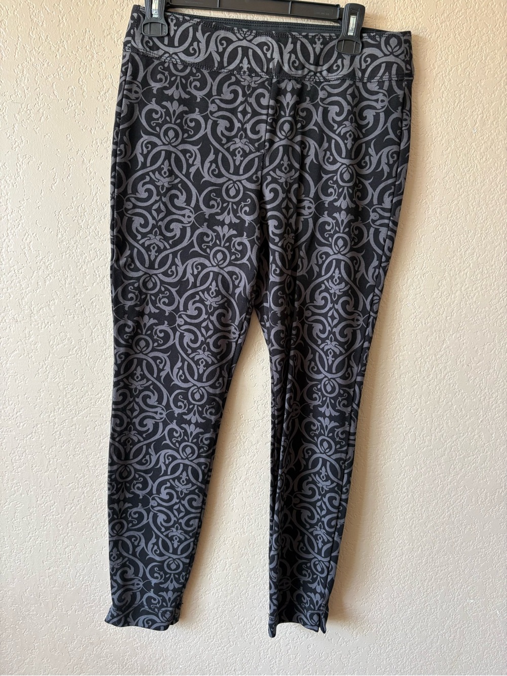 Worthington Pull on Skinny Pants Stretchy Medium Black Grey Pattern Career